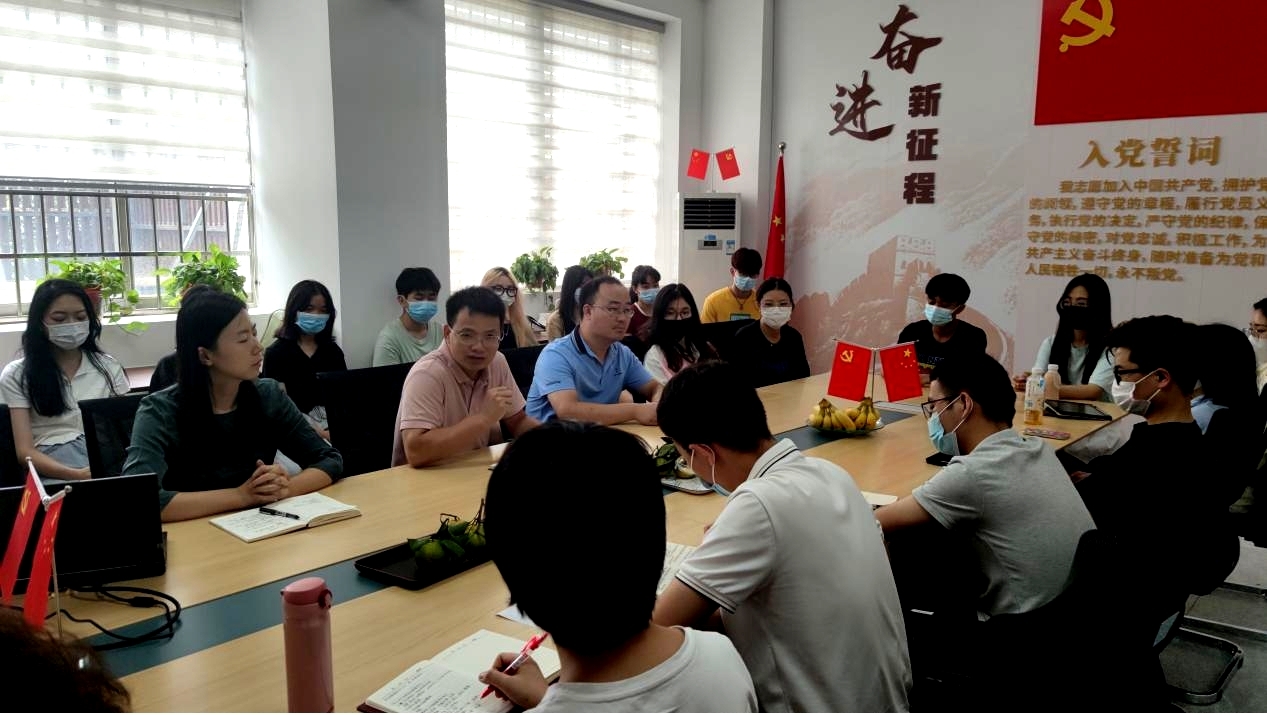 青春献礼二十大，艺设青年聚力行 ——age动漫
召开2022年秋季学生骨干交流会