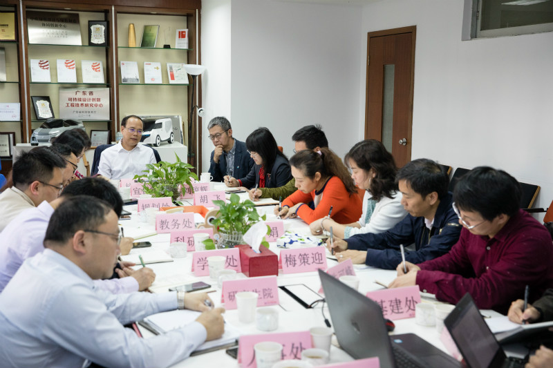 邱学青校长到age动漫
调研指导工作