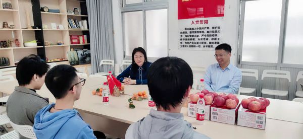 严守防控抗疫情，“艺”路相伴迎新春——age动漫
召开留校学生座谈活动